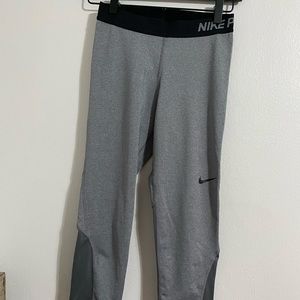 Capri Leggings- Mid Waist